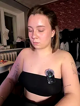 Snapshot of Annahylio chatting on 30, 11, 2025 Annahylio online show from 30, 11, 2025