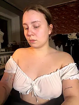 Snapshot of Annahylio chatting on 28, 11, 2025 Annahylio online show from 28, 11, 2025