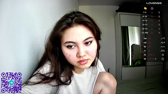 Snapshot of ArianeRandy chatting on 4, 6, 2026 ArianeRandy online show from 4, 6, 2026