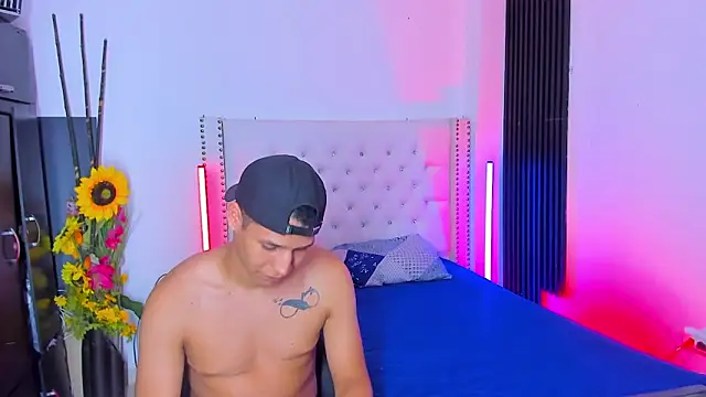 Bigcock Latin21 online show from 13, 12, 2025