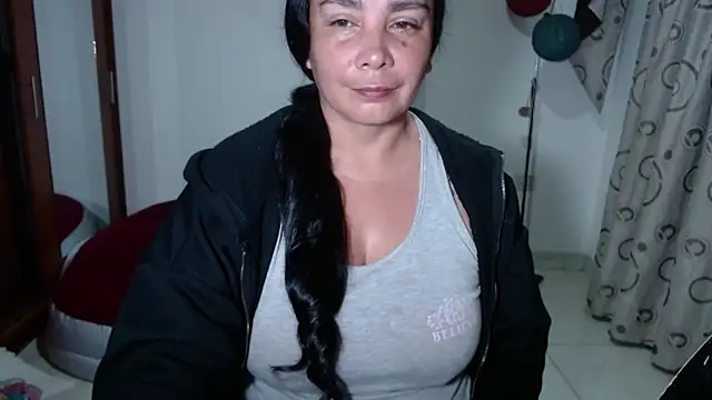 vivian-milf online show from 23, 2, 2026