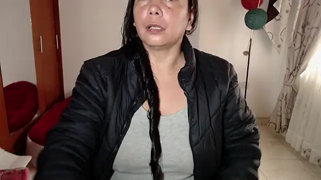 vivian-milf online show from 4, 12, 2025