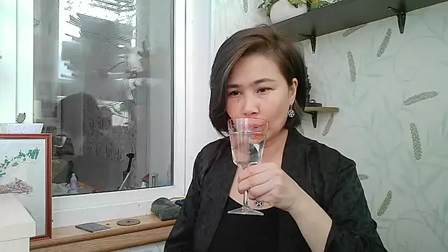 Nettie Allie online show from 16, 12, 2025