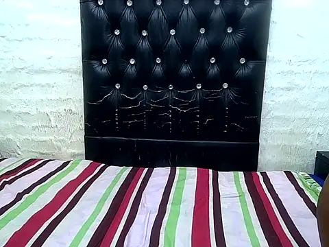 EMBER FOX online show from 25, 3, 2026