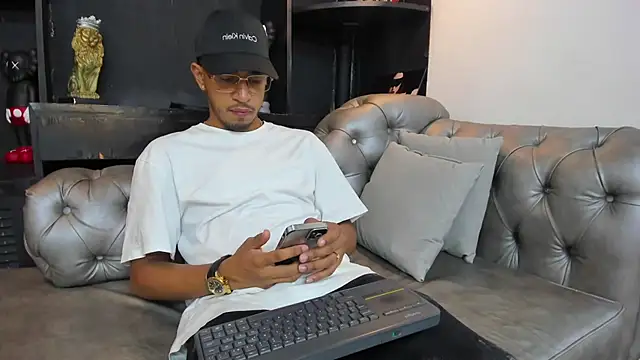 Brand Collins online show from 4, 12, 2025