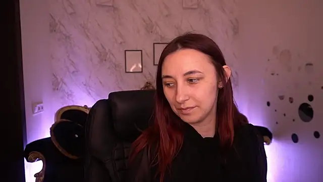 Snapshot of RoxieRay chatting on 2, 6, 2026 RoxieRay online show from 2, 6, 2026