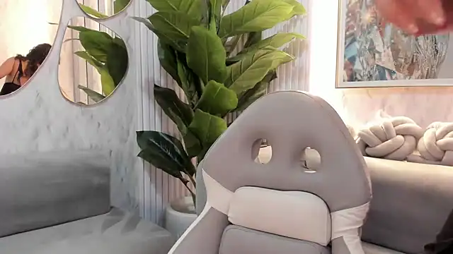 sarah sluty online show from 27, 3, 2026