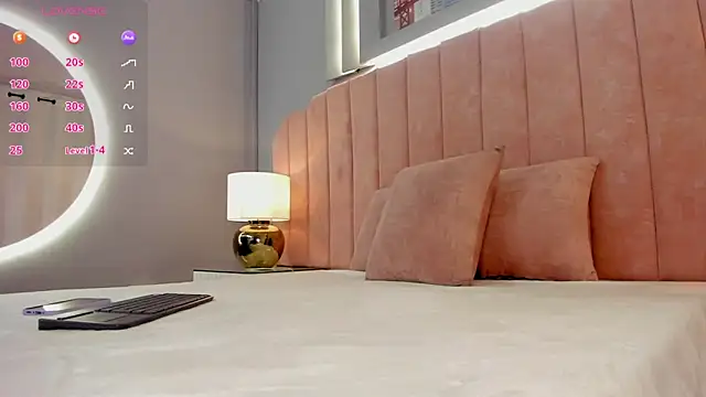 ninacrave  online show from 11, 2, 2026