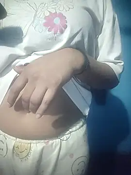 Juliekhan 98 online show from 3, 12, 2025