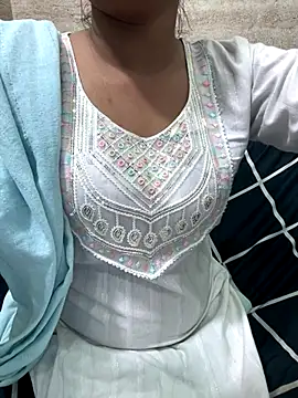 Juliekhan 98 online show from 1, 12, 2025