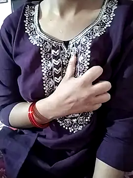 RASHMI SHARMA9 online show from 7, 4, 2026