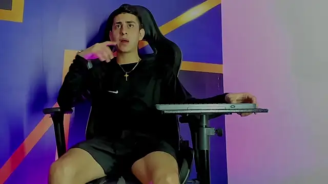 twink scott  online show from 3, 12, 2025