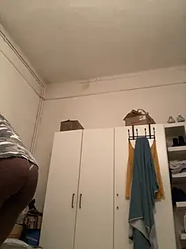    Hannah    online show from 23, 12, 2025