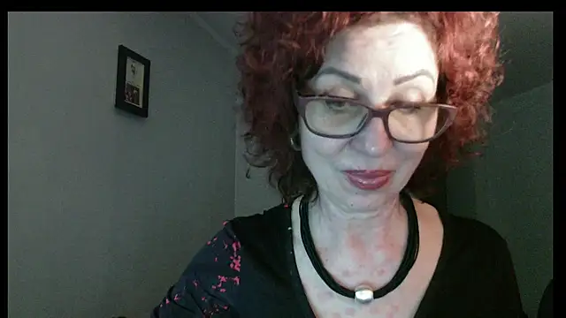 Snapshot of Kelly_Flurr chatting on 11, 5, 2026 Kelly Flurr online show from 11, 5, 2026