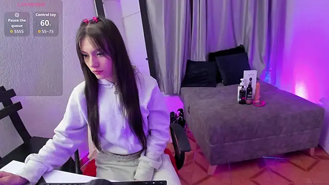 Snapshot of TiinaJonus_ chatting on 11, 7, 2026 TiinaJonus online show from 11, 7, 2026