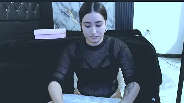 NoaLeon21 online show from 1, 4, 2026