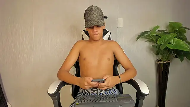 Isaac Collins  online show from 18, 12, 2025