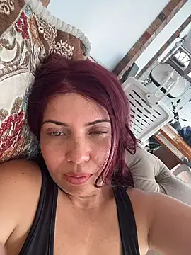 IsaSantoDomingo online show from 5, 1, 2026