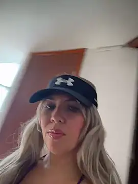 IsaSantoDomingo online show from 27, 11, 2025