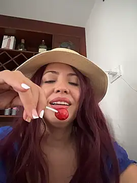 IsaSantoDomingo online show from 19, 12, 2025