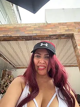 IsaSantoDomingo online show from 3, 12, 2025