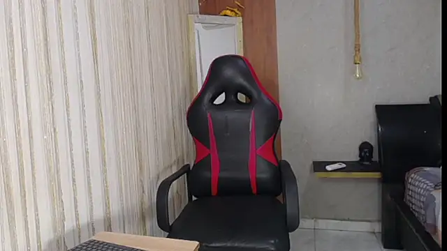 kim curlyy online show from 11, 3, 2026