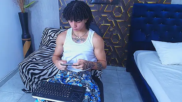 kim curlyy online show from 4, 6, 2026