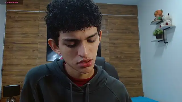 Michaelkoiv online show from 3, 12, 2025