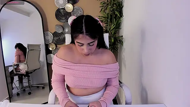 luna cute   online show from 6, 5, 2026