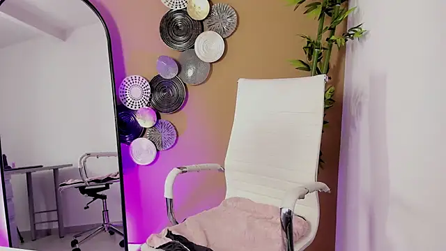 luna cute   online show from 14, 1, 2026