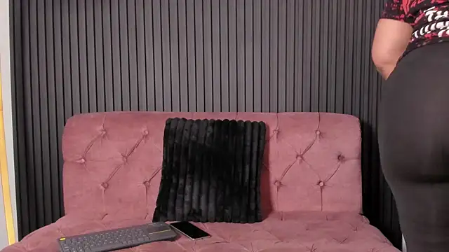 KarolWest  online show from 9, 1, 2026