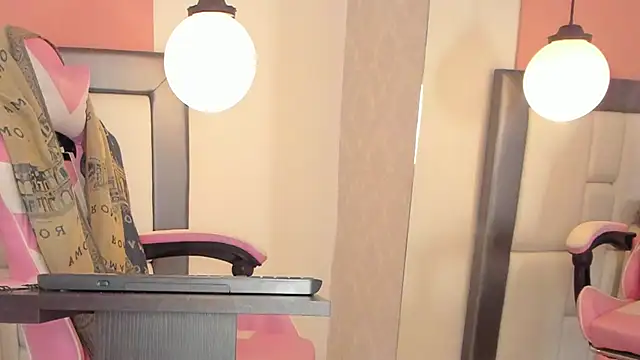 KarolWest  online show from 2, 12, 2025