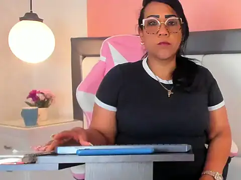 KarolWest  online show from 16, 12, 2025