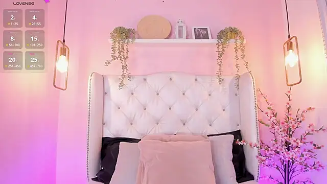 AmberHarpper online show from 17, 6, 2026