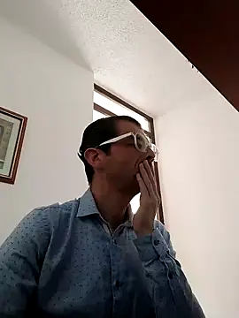 Fuegosutil online show from 3, 12, 2025