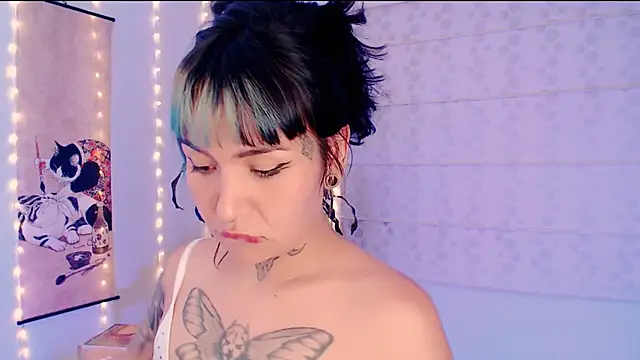 justmartina  online show from 8, 4, 2026