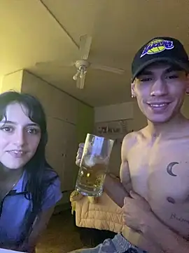 ParejaJovenZSur online show from 26, 11, 2025