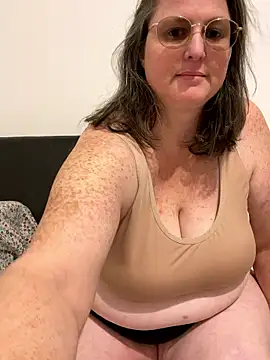 bea french curvy online show from 7, 1, 2026