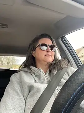 bea french curvy online show from 3, 2, 2026