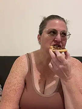 bea french curvy online show from 12, 1, 2026