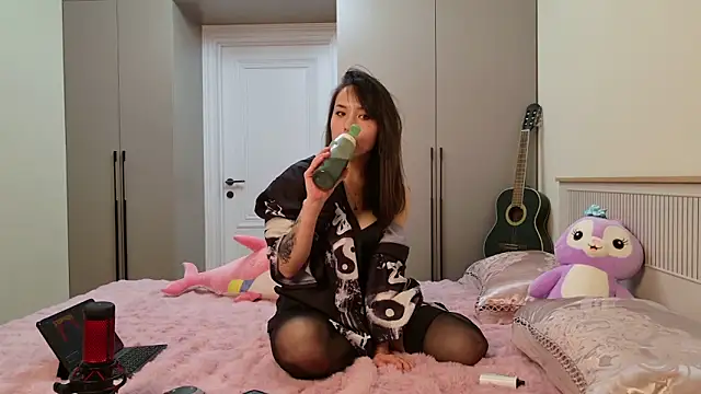 LunaMole online show from 28, 11, 2025