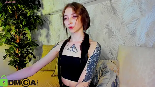 Snapshot of Ellen_Hops chatting on 28, 6, 2026 Ellen Hops online show from 28, 6, 2026