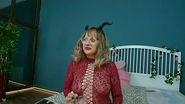Snapshot of Cougar_Milff chatting on 14, 6, 2026 Cougar Milff online show from 14, 6, 2026