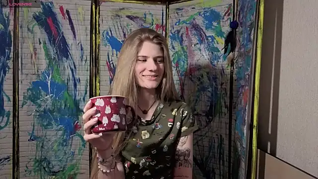 Adell Love online show from 17, 4, 2026