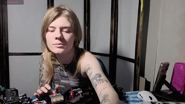 Adell Love online show from 10, 6, 2026