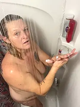ladylinda2018 online show from 26, 11, 2025