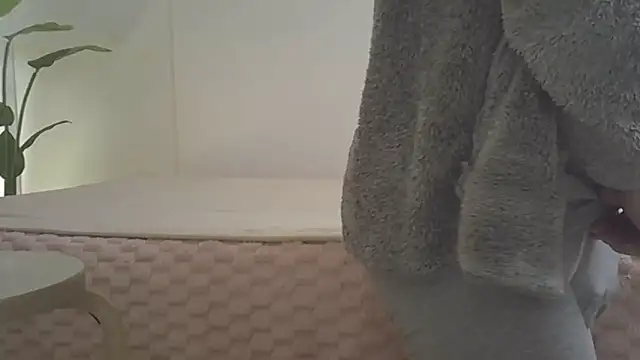 kyono-iyashi online show from 4, 3, 2026