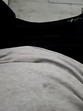 erdestruttor18 online show from 3, 12, 2025