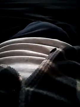 erdestruttor18 online show from 5, 12, 2025