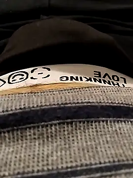 erdestruttor18 online show from 18, 12, 2025